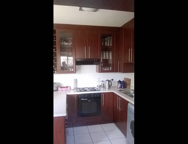 2 BEDROOM TOWNHOUSE RENTED IN LORRAINE